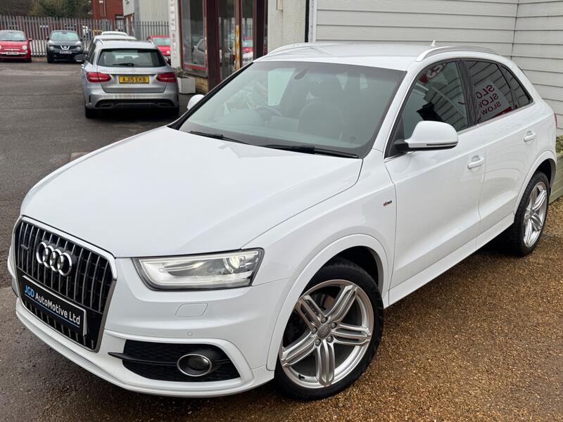 AUDI Q3 2.0 TDI S line Plus