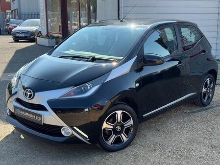 TOYOTA AYGO 1.0 VVT-i x-clusiv